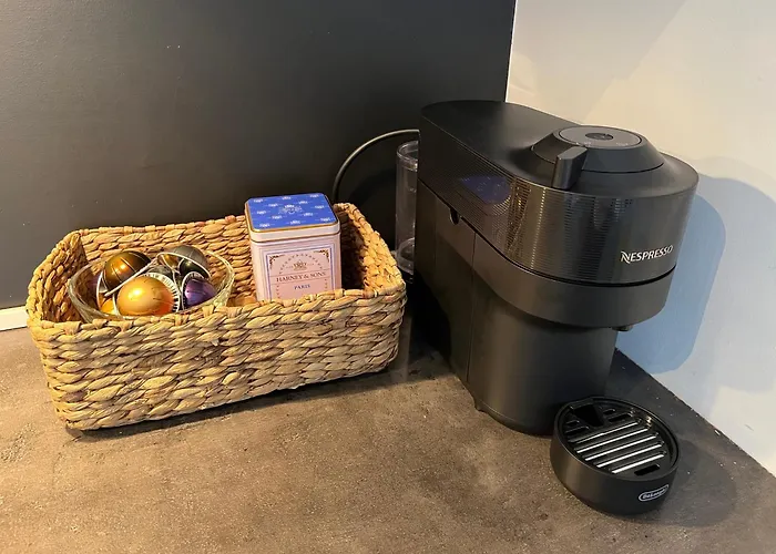 Nouveau Nook Apartment *